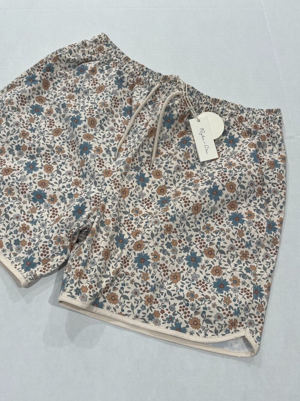 Mens - S, M & L - NWT Rylee + Cru Boardshorts in Gardenia